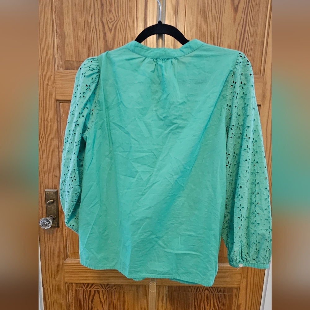 J.Crew Mint Green Laser Cut Out Button Up Top Size Small - Picture 5 of 5